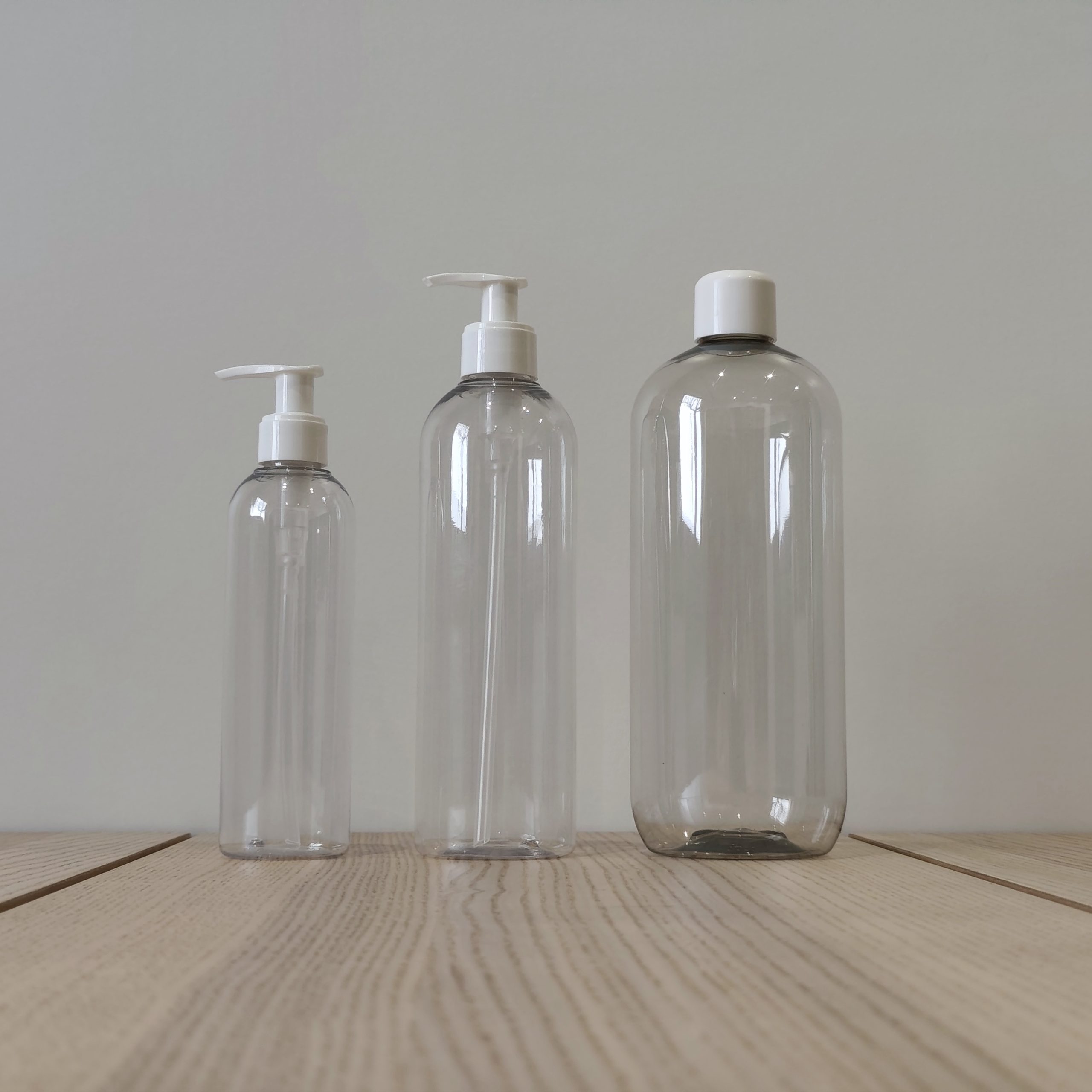 Trois flacon vide de taille différent