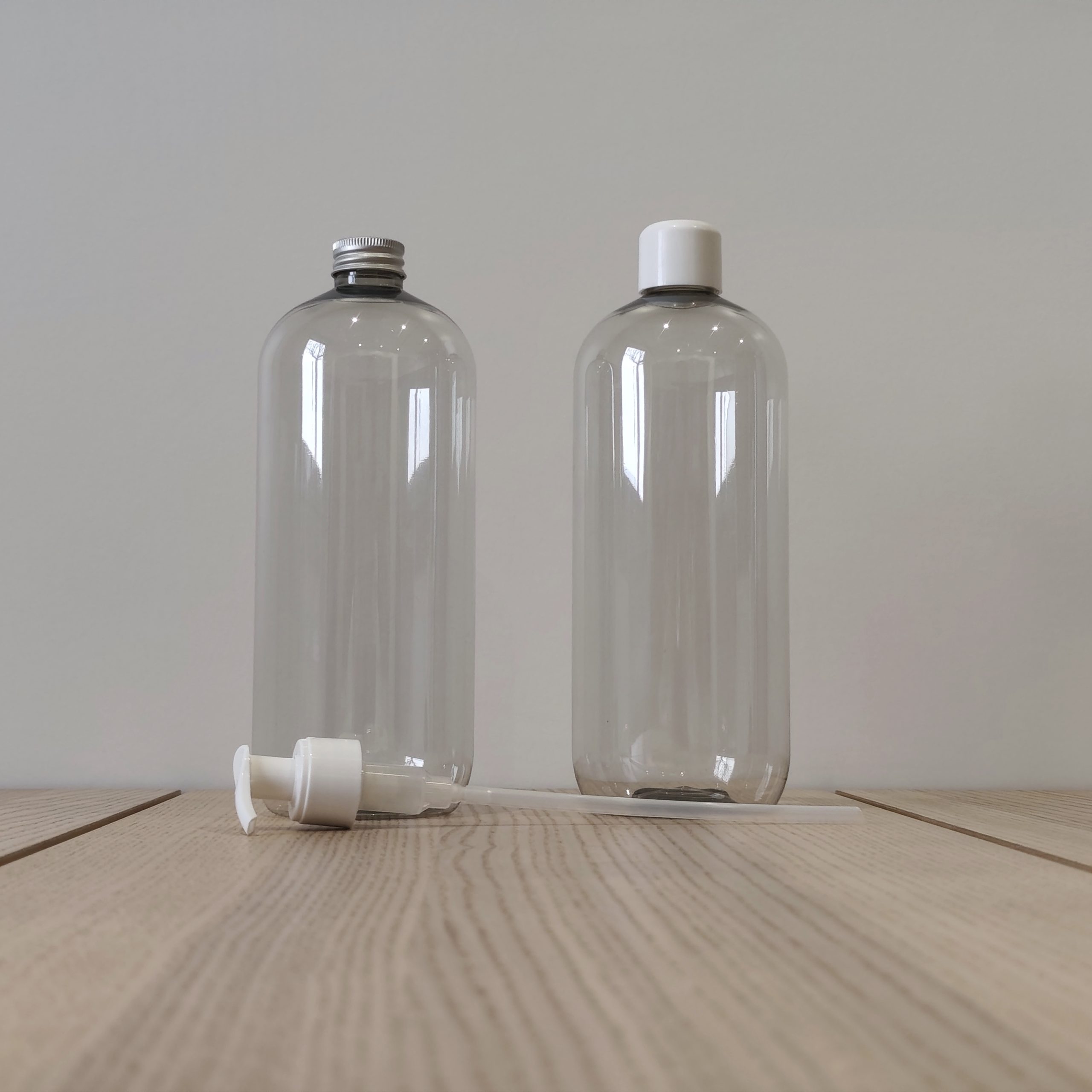 Deux grand flacon vide