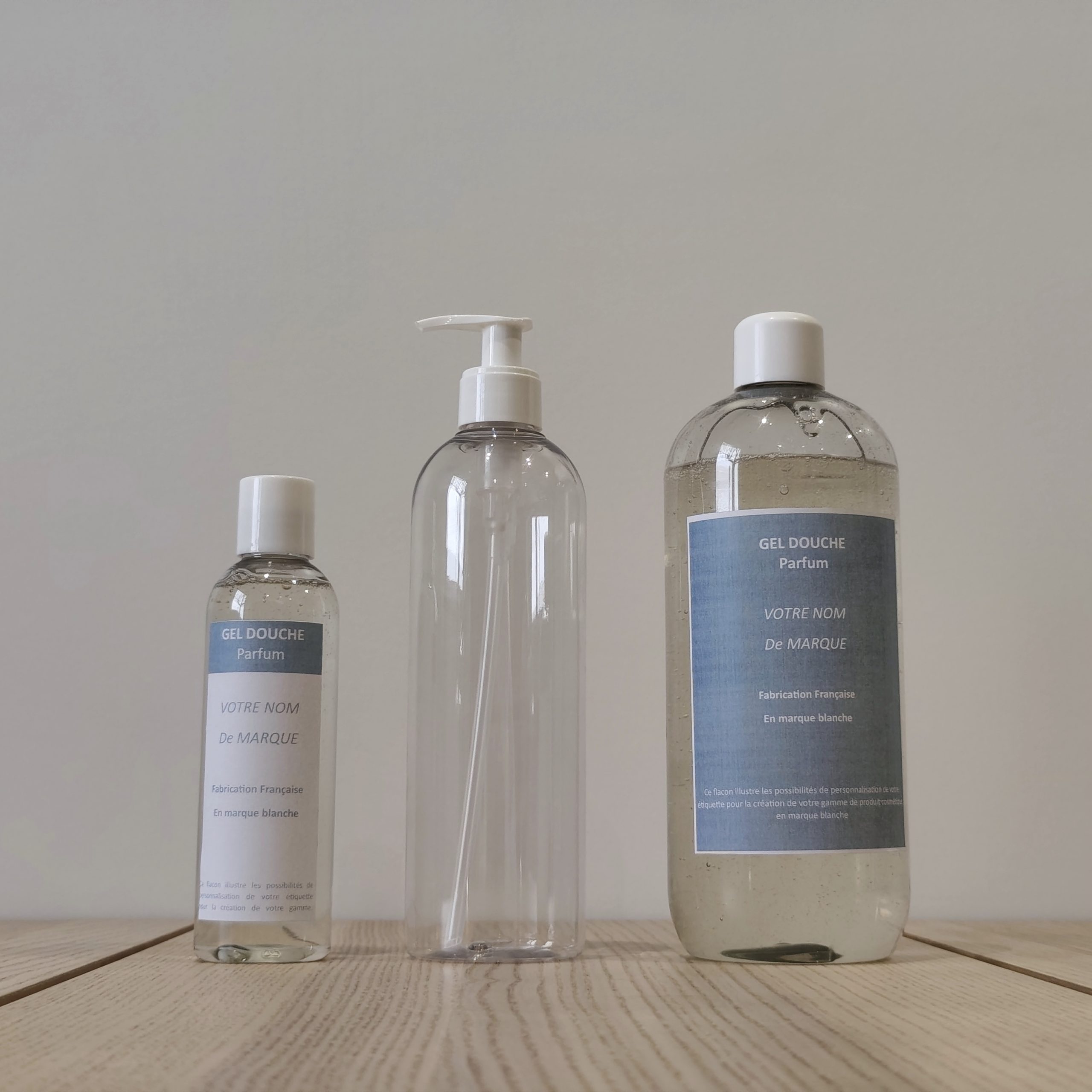 Trois bouteille de Gel douche de différent taille