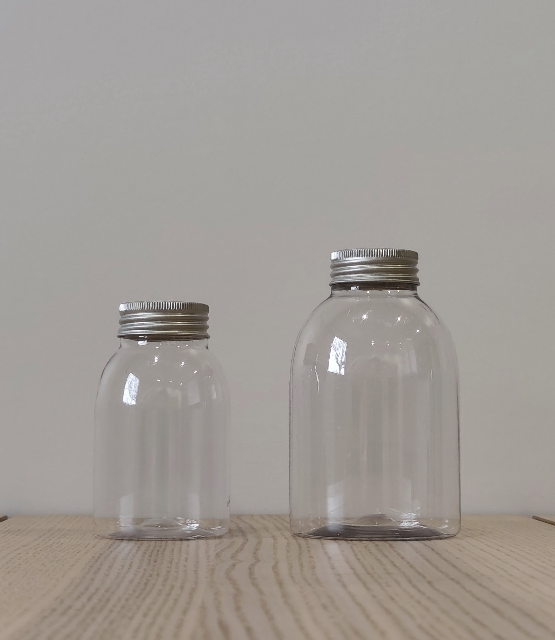 Deux flacon de sel de bain vide